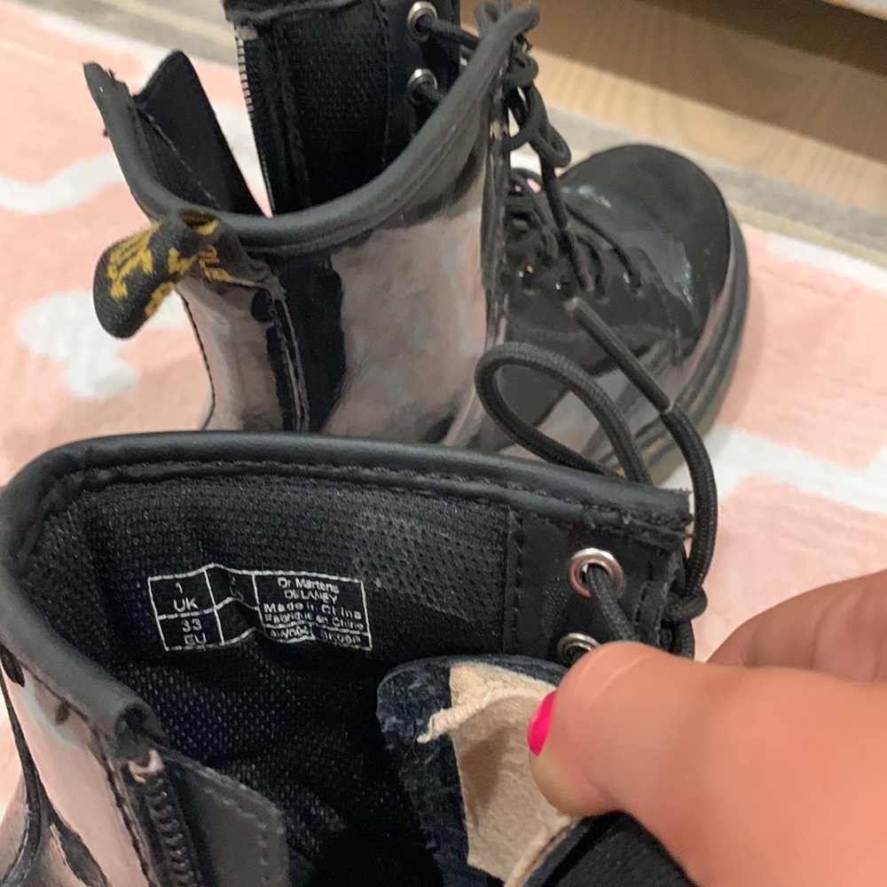 Girls Doc Martin solid black - Picture 6 of 6